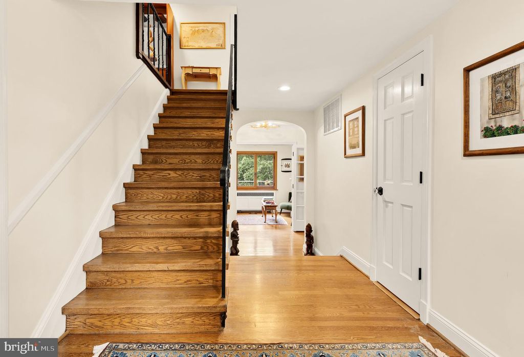 3111 CHAIN BRIDGE RD NW, Washington, DC 20016