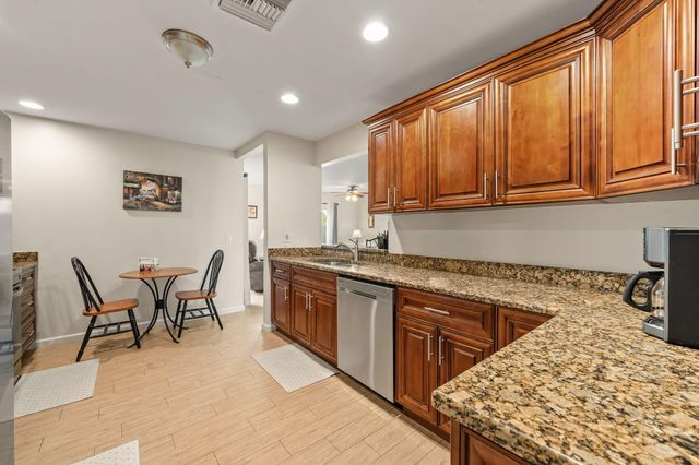119 Lakeside Circle, Jupiter, FL 33458