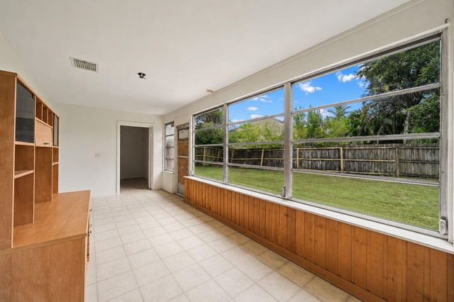119 Lakeside Circle, Jupiter, FL 33458