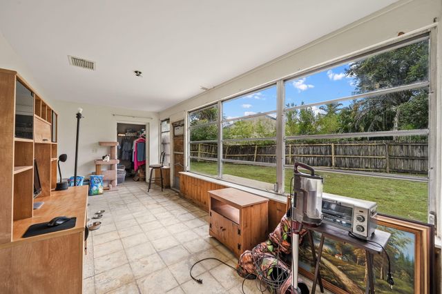 119 Lakeside Circle, Jupiter, FL 33458