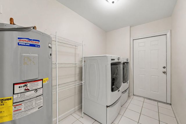 119 Lakeside Circle, Jupiter, FL 33458