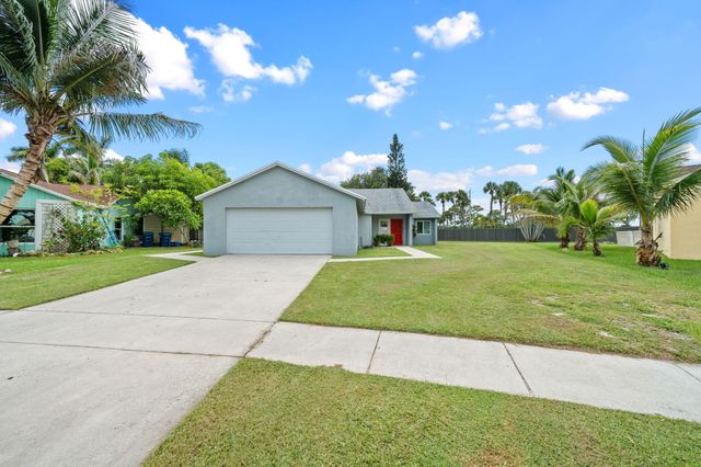 119 Lakeside Circle, Jupiter, FL 33458