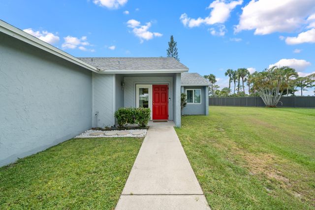 119 Lakeside Circle, Jupiter, FL 33458