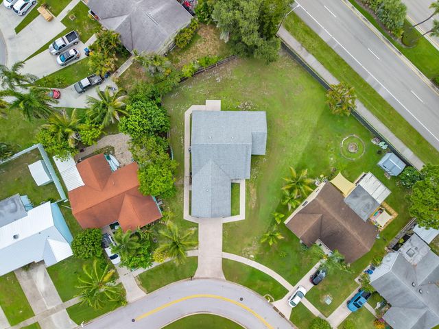 119 Lakeside Circle, Jupiter, FL 33458