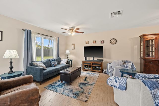 119 Lakeside Circle, Jupiter, FL 33458