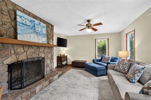 208 Nacoochee Drive, Woodstock, GA 30188