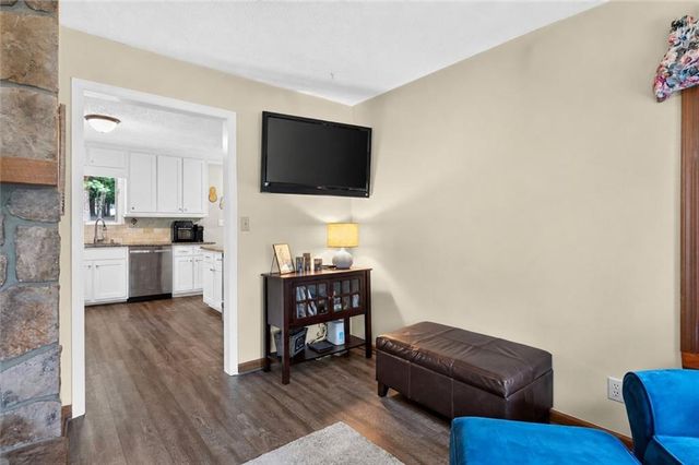 208 Nacoochee Drive, Woodstock, GA 30188