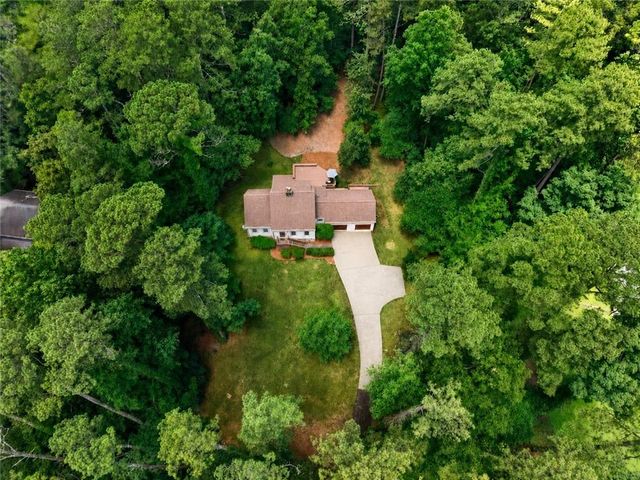 208 Nacoochee Drive, Woodstock, GA 30188