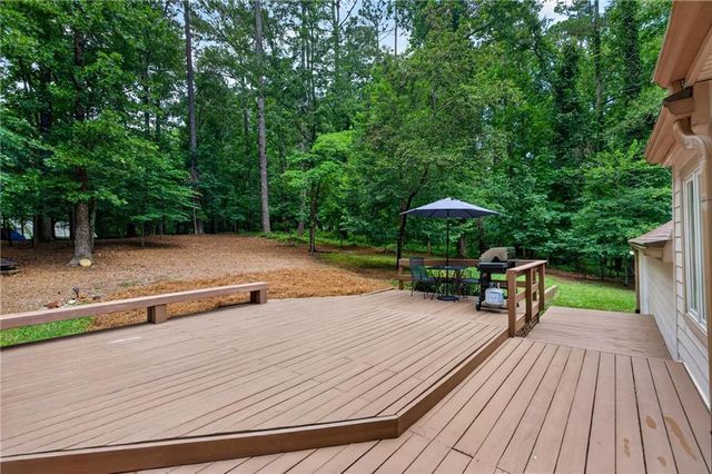 208 Nacoochee Drive, Woodstock, GA 30188