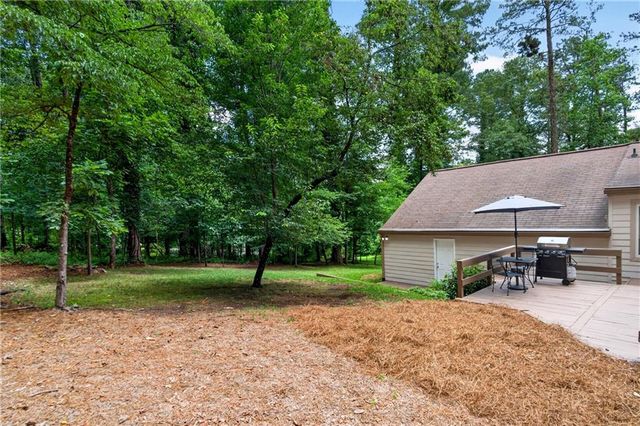 208 Nacoochee Drive, Woodstock, GA 30188