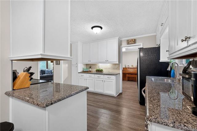 208 Nacoochee Drive, Woodstock, GA 30188