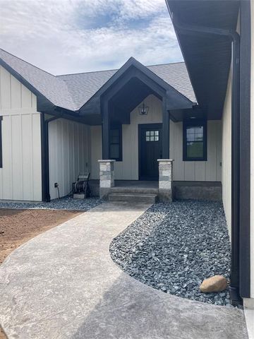 9217 24th Avenue, Eau Claire, WI 54703