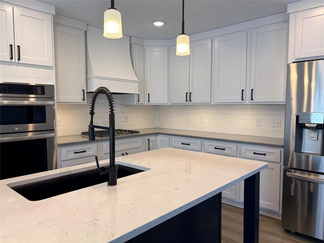 9217 24th Avenue, Eau Claire, WI 54703