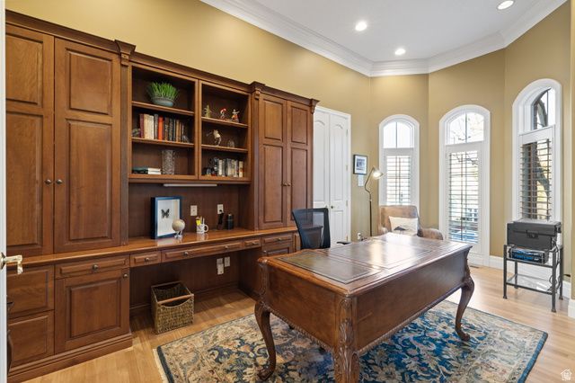 8266 S CREEK HOLLOW CV, Cottonwood Heights, UT 84093