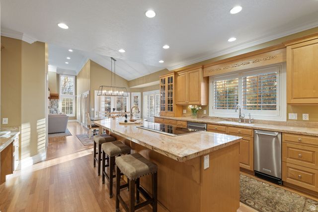 8266 S CREEK HOLLOW CV, Cottonwood Heights, UT 84093