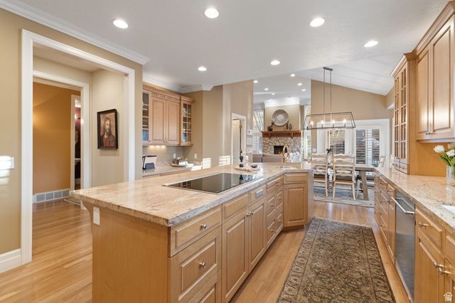 8266 S CREEK HOLLOW CV, Cottonwood Heights, UT 84093