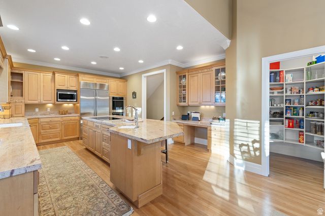 8266 S CREEK HOLLOW CV, Cottonwood Heights, UT 84093