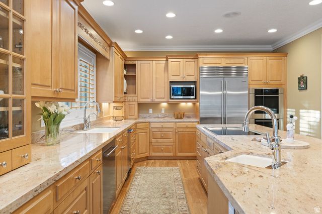 8266 S CREEK HOLLOW CV, Cottonwood Heights, UT 84093