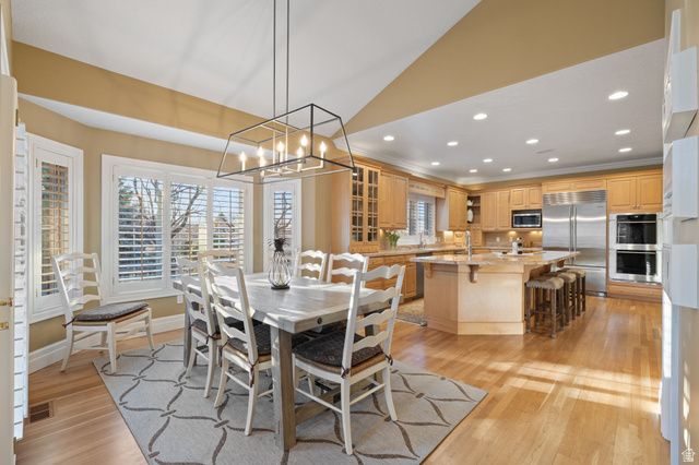 8266 S CREEK HOLLOW CV, Cottonwood Heights, UT 84093