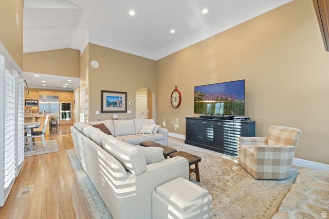 8266 S CREEK HOLLOW CV, Cottonwood Heights, UT 84093