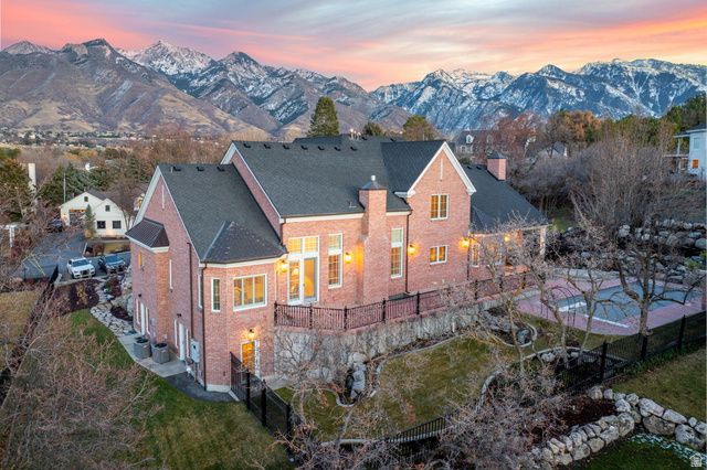 8266 S CREEK HOLLOW CV, Cottonwood Heights, UT 84093