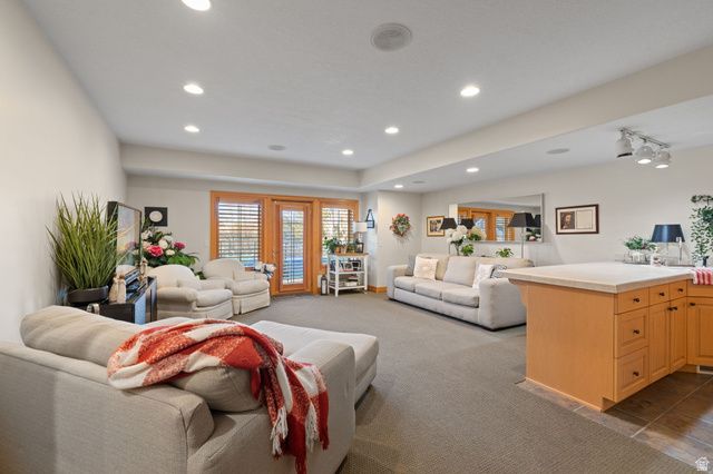 8266 S CREEK HOLLOW CV, Cottonwood Heights, UT 84093