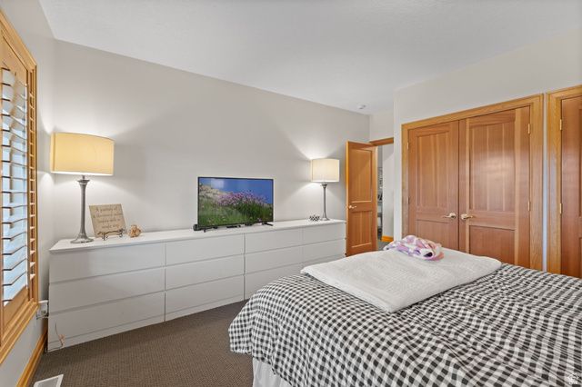 8266 S CREEK HOLLOW CV, Cottonwood Heights, UT 84093