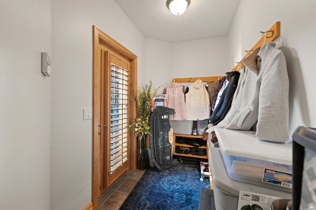 8266 S CREEK HOLLOW CV, Cottonwood Heights, UT 84093