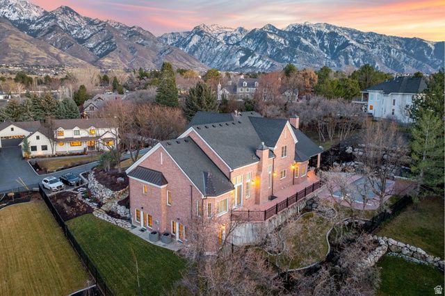 8266 S CREEK HOLLOW CV, Cottonwood Heights, UT 84093