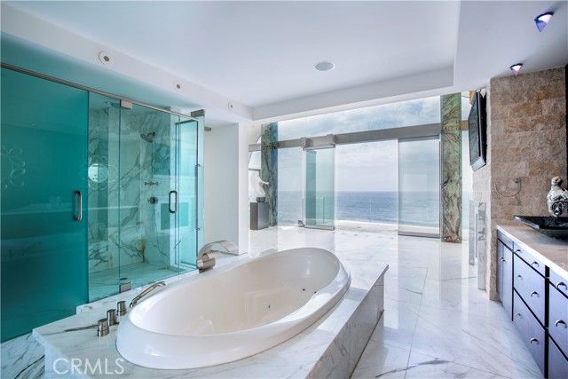 1261 Ocean Front, Laguna Beach, CA 92651