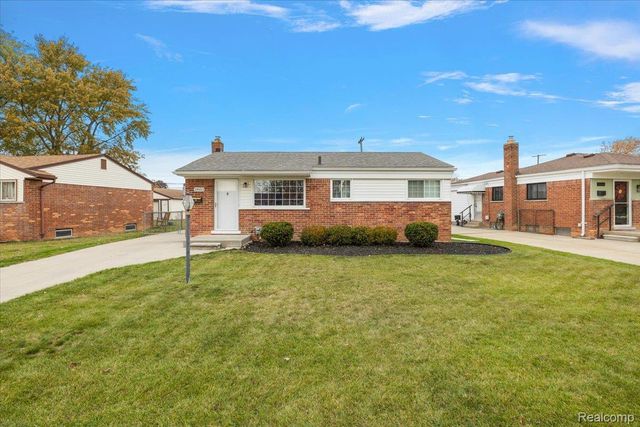 18053 S Wind Drive, Fraser, MI 48026