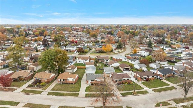 18053 S Wind Drive, Fraser, MI 48026