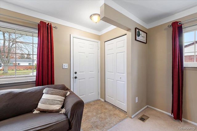 18053 S Wind Drive, Fraser, MI 48026