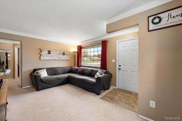 18053 S Wind Drive, Fraser, MI 48026