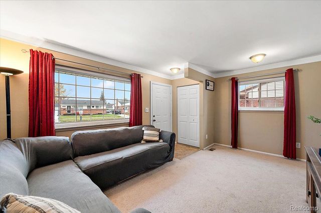 18053 S Wind Drive, Fraser, MI 48026