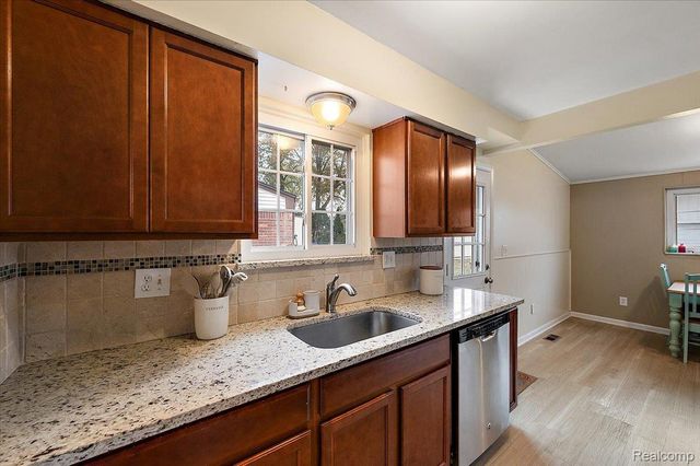 18053 S Wind Drive, Fraser, MI 48026