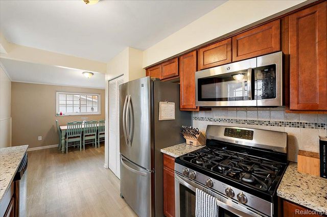 18053 S Wind Drive, Fraser, MI 48026