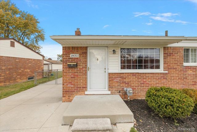 18053 S Wind Drive, Fraser, MI 48026