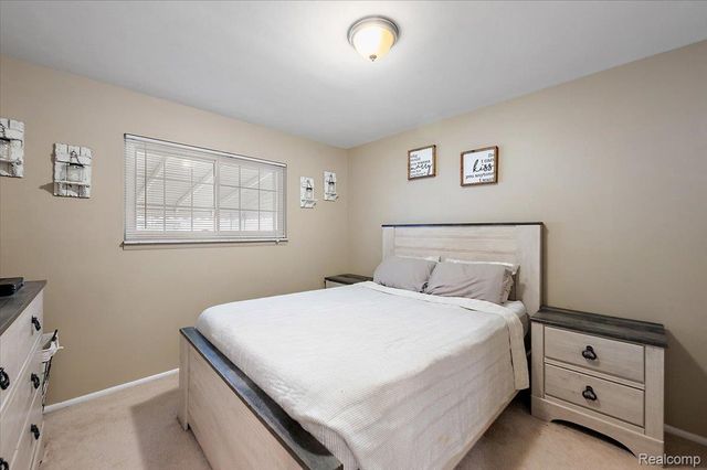 18053 S Wind Drive, Fraser, MI 48026