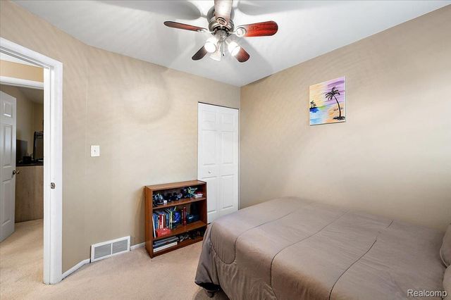 18053 S Wind Drive, Fraser, MI 48026