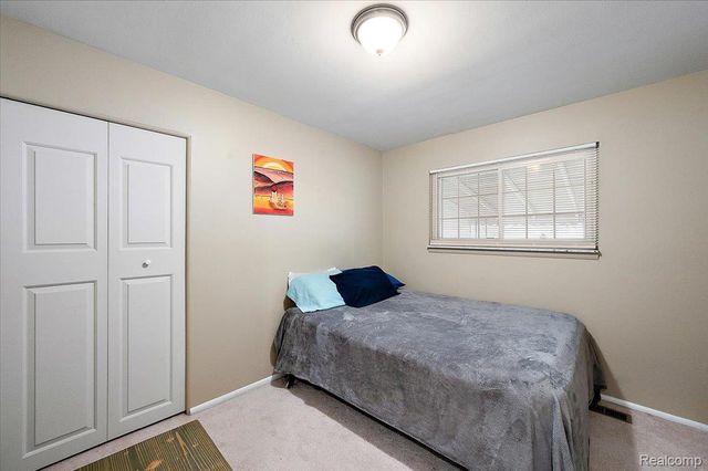 18053 S Wind Drive, Fraser, MI 48026