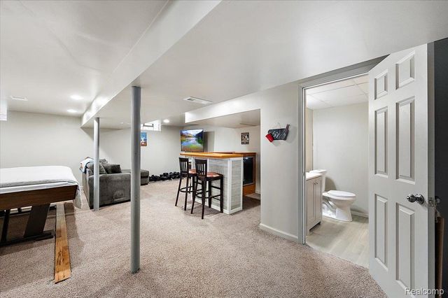 18053 S Wind Drive, Fraser, MI 48026