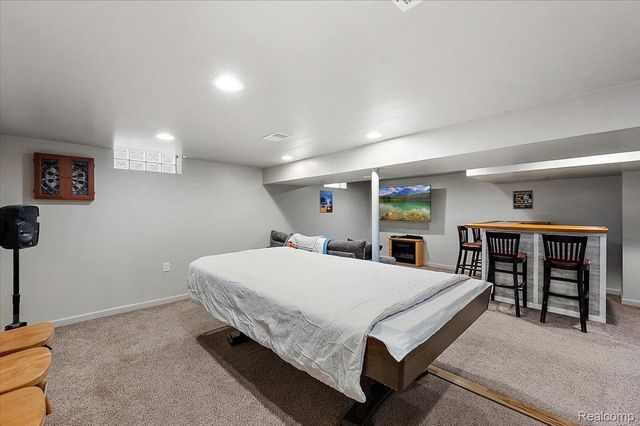 18053 S Wind Drive, Fraser, MI 48026