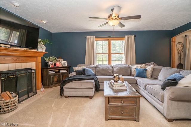 304 Rodeo Circle, Louisville, OH 44641