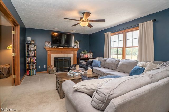 304 Rodeo Circle, Louisville, OH 44641