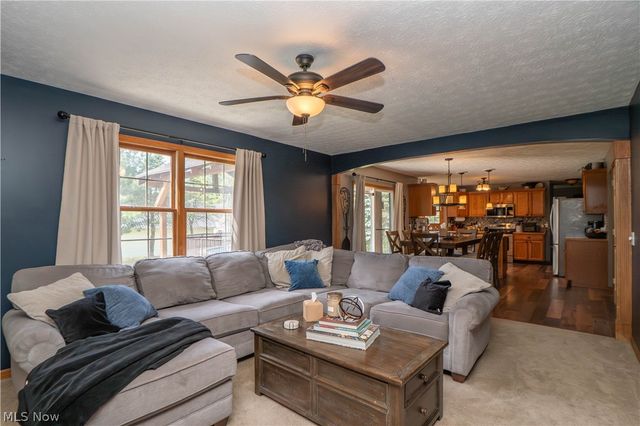 304 Rodeo Circle, Louisville, OH 44641