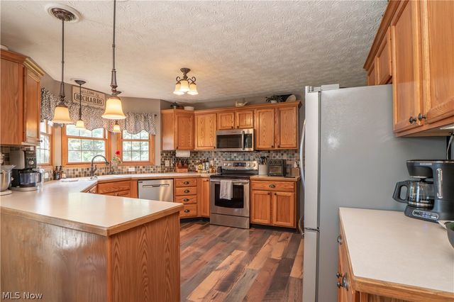 304 Rodeo Circle, Louisville, OH 44641