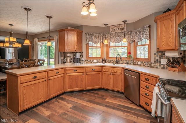 304 Rodeo Circle, Louisville, OH 44641