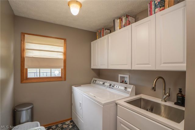 304 Rodeo Circle, Louisville, OH 44641
