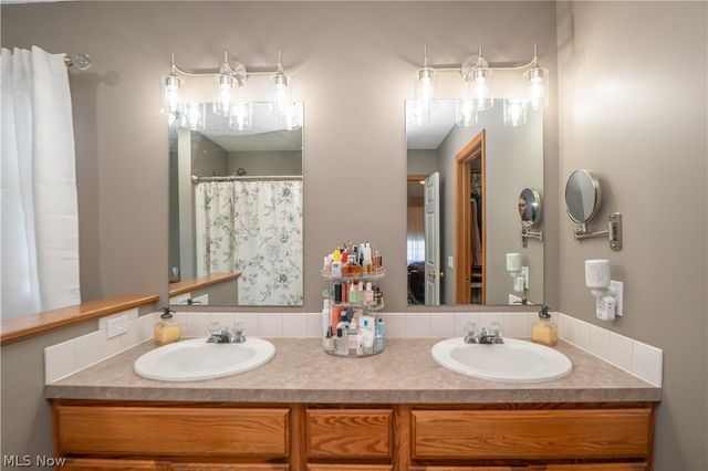 304 Rodeo Circle, Louisville, OH 44641